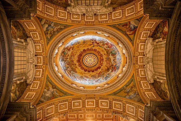 Beautifully Carved Painted Ceiling Saint Peter Basilica Rome — 图库照片