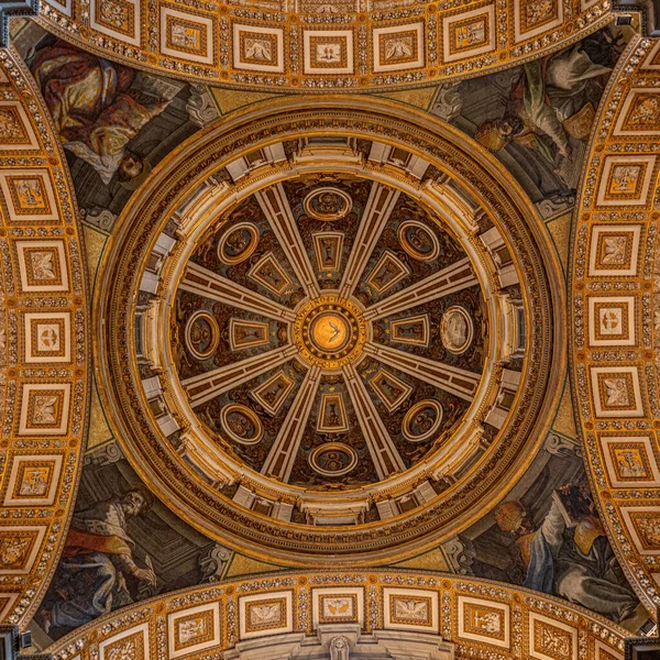 Beautifully Carved Painted Ceiling Saint Peter Basilica Rome — 图库照片