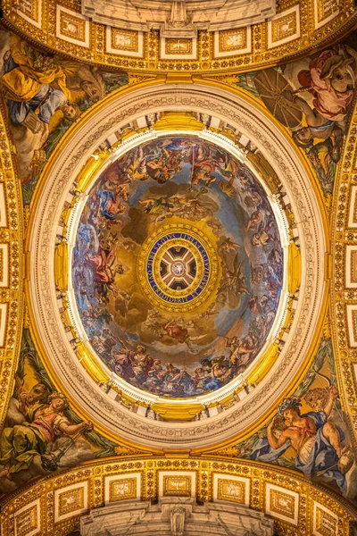 Richly Decorated Ceiling Peter Basilica Vatican — 图库照片