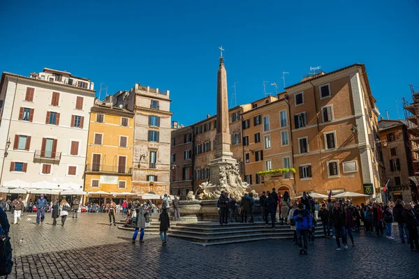 パンテオン近くのロトンダ広場にある歴史的な噴水 ローマ イタリア ヨーロッパ — ストック写真