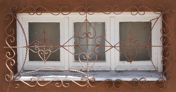 Stará Rezavá Okno Stylizovaný Železné Mřížky — Stock fotografie