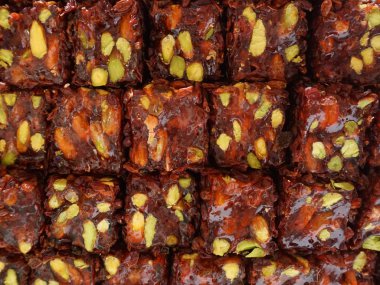 Nar aromalı Türk Lokumu ve Şam fıstığı 