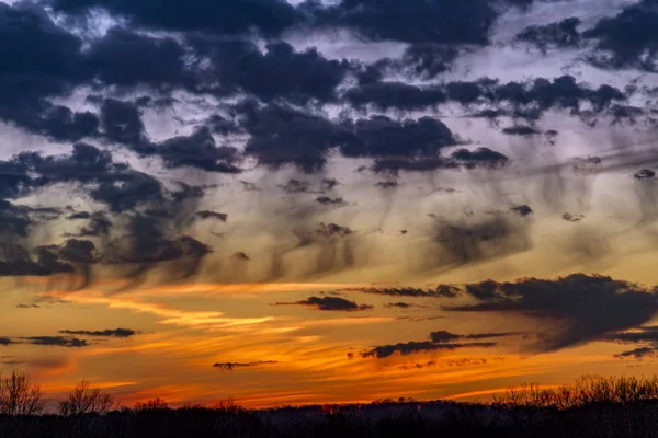 Tramonto drammatico e colorato — Foto Stock