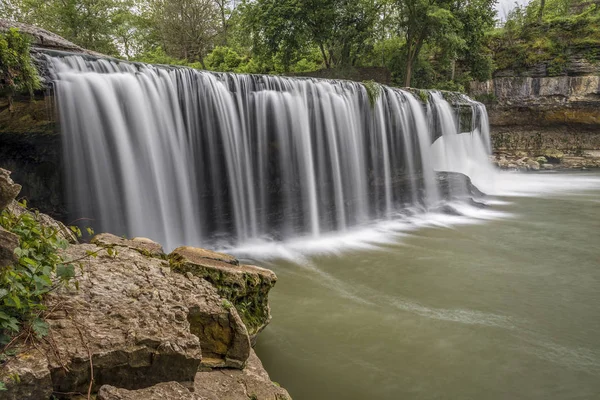 Sumergir la cascada de Indiana —  Fotos de Stock