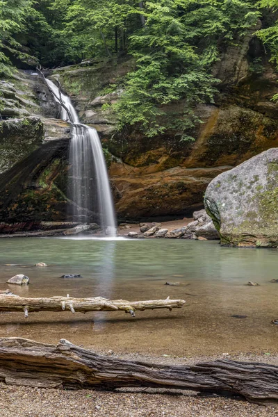 Der niedrigere Fall bei der Höhle des alten Mannes — Stockfoto