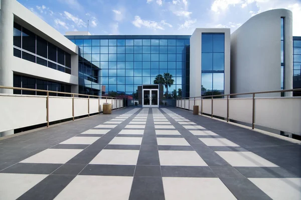 Edifício Escritórios Moderno Corporativo Genérico Alterado Estilizado — Fotografia de Stock