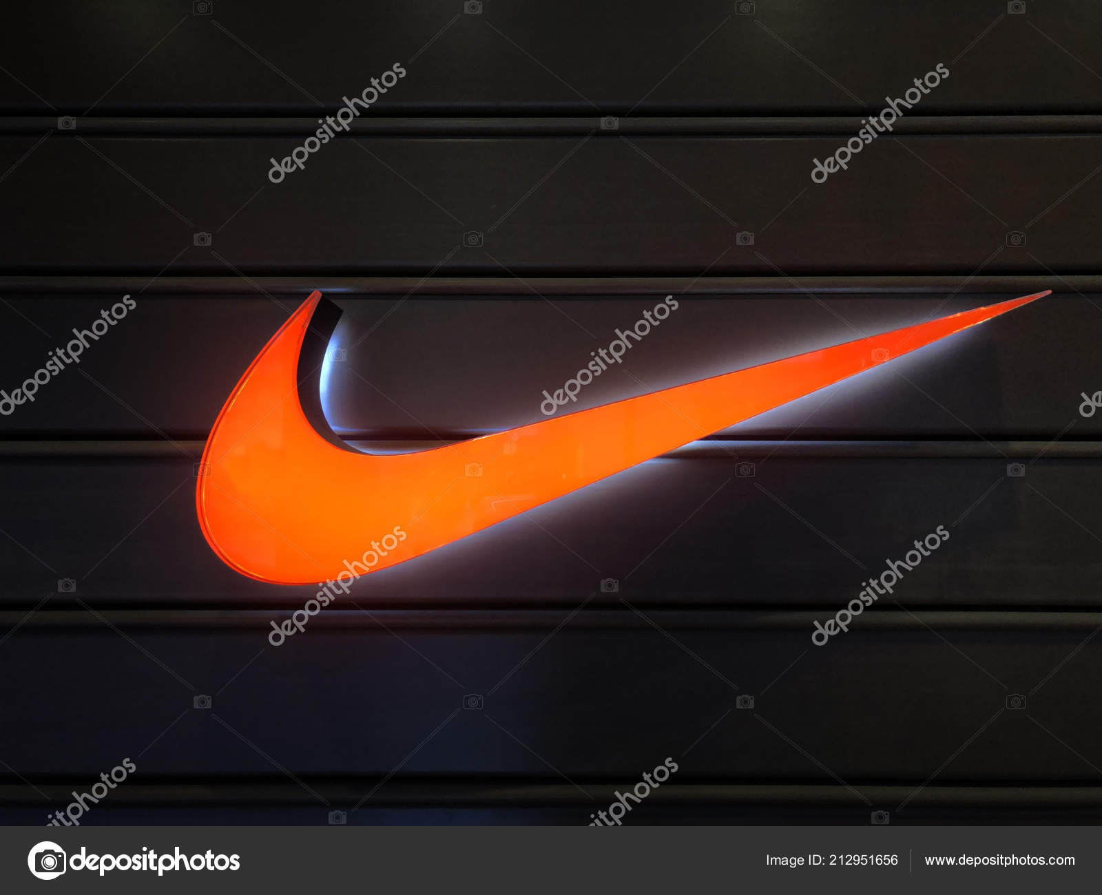 Logotip Nike Stokovye Kartinki Besplatnye Royalti Fri Foto Logotip Nike Depositphotos
