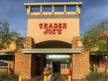 Scottsdale, Az, / ABD - 7.19.18: Trader Joe's olduğunu marketler California, bir Alman özel sermaye aile güveni ile sahip olduğu temel bir Amerikan Zinciri.
