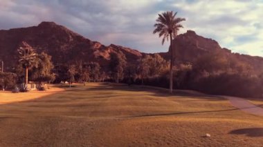 Doğal çöl Scottsdale, Phoenix, Arizona, Camelback Mountain özellikleri bir deve şeklini manzara ve yerli halk ve turistler için popüler bir zam.