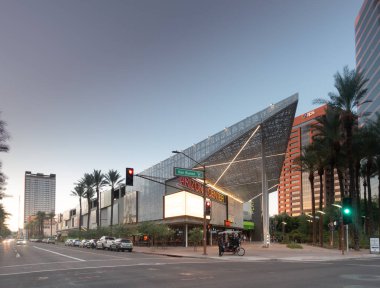 Phoenix, Az / Amerika - 6.26.19 - Arizona Merkezi Phoenix şehir, sahip olduğu ve Paralel Sermaye Ortakları tarafından yönetilen 25.000.000 $ yüz germe projesi tamamlandı.