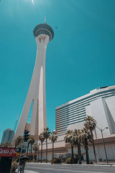 Las Vegas Usa Szerkesztetlen Felnézett 149 Láb Magas Stratosphere Torony — Stock Fotó