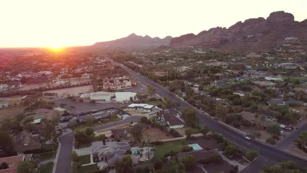 Sonnenuntergang Über Phoenix Arizona Und Camelback Mountain — Stockvideo