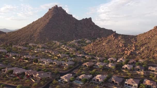 Luftaufnahmen Von North Scottsdale Arizona Bei Sonnenuntergang — Stockvideo