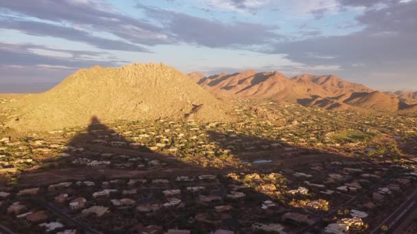 Flygbilder Från Norra Scottsdale Området Arizona Vid Solnedgången — Stockvideo
