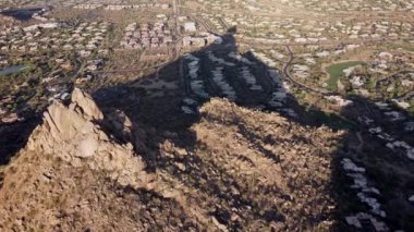 Arizona 'nın kuzey Scottsdale bölgesinin Sunset' teki hava görüntüleri..
