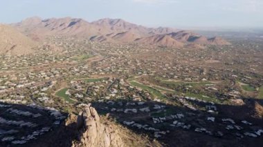  Arizona 'nın kuzey Scottsdale bölgesinin Sunset' teki hava görüntüleri..