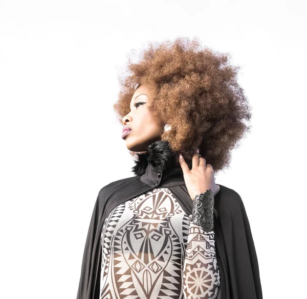 Portret Van Een Mooie Zwarte Vrouw — Stockfoto