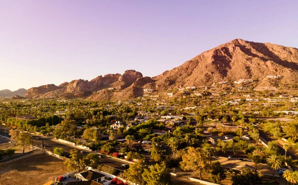 Camelback Mountain Canal Phoenix Scottsdale アリゾナ州 アメリカ — ストック写真