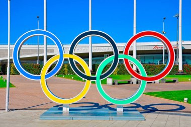 Soçi, Rusya - 2 Ekim 2018- Soçi Olimpiyat Parkı. Olimpiyat yüzükleri