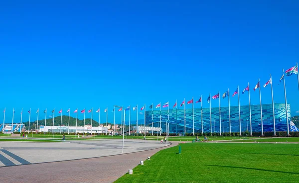 Россия - 14 октября 2018 года - Олимпийский парк Сочи. Айсберг . — стоковое фото