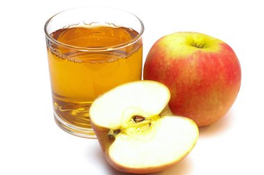 Elma suyu ve meyve beyaz izole