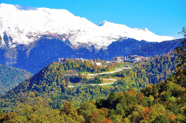 Soçi'de Kafkasya'nın yüksek dağları