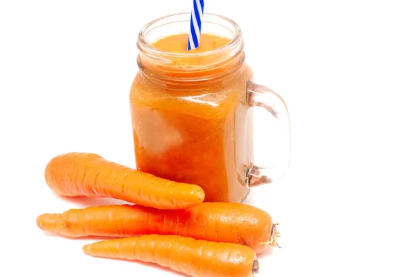 Färsk morot smoothie med massa för Detox Body rensning och hälsosam — Stockfoto