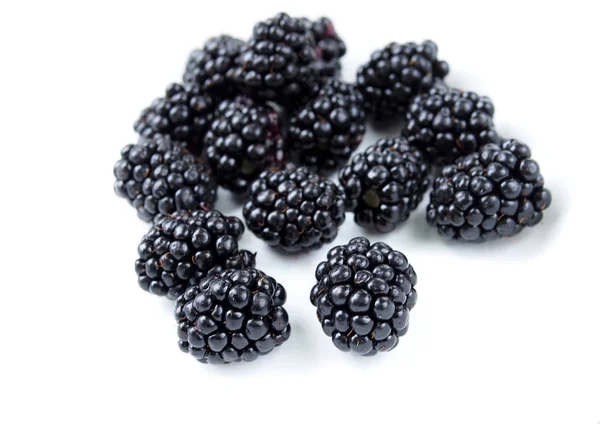 Bagas Maduras Selecionadas Blackberry Jardim Fundo Branco — Fotografia de Stock
