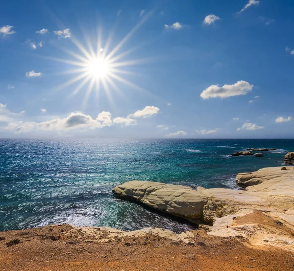 Emerald Sea Bay Gnistrande Sol — Stockfoto