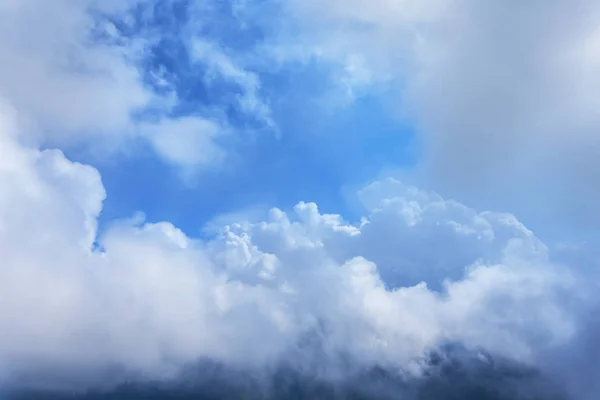 Krásné Husté Mraky Modré Obloze — Stock fotografie