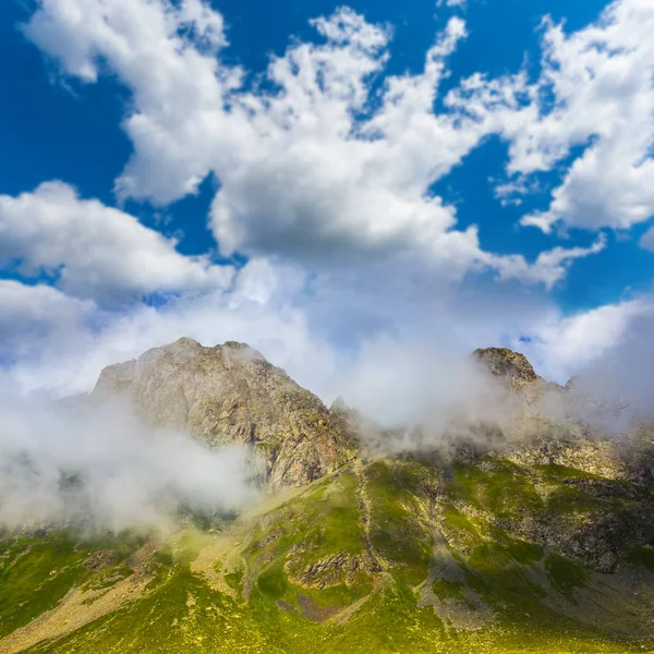 Beautiful Mountain Valley Cloudy Sky — Stock Photo, Image