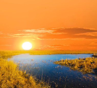 gün batımını nehirde sessiz kır