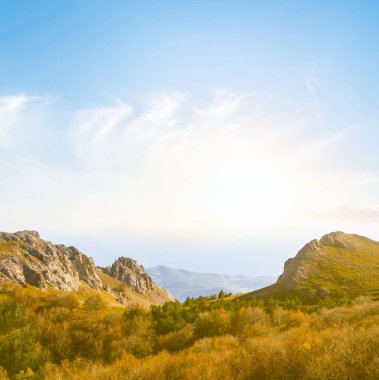 sabah erken sonbahar dağ ridge mahallinde