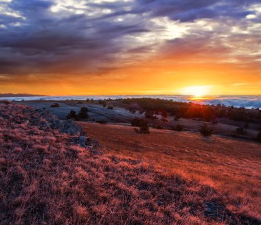 Doğal arka plan akşam gün batımını, Plato dağ