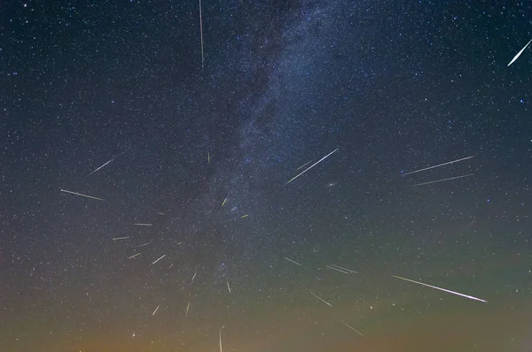 Noite Agosto Starfall Noite Escuro Céu Fundo — Fotografia de Stock