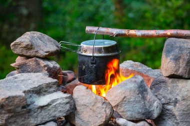 bir kamp ateşi Turizm kazan ısı