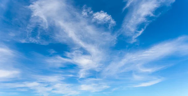 Doğa Arka Plan Mavi Gökyüzü Hafif Bulutlu — Stok fotoğraf