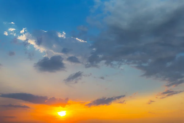 Mooie Dramatische Zonsondergang Achtergrond — Stockfoto