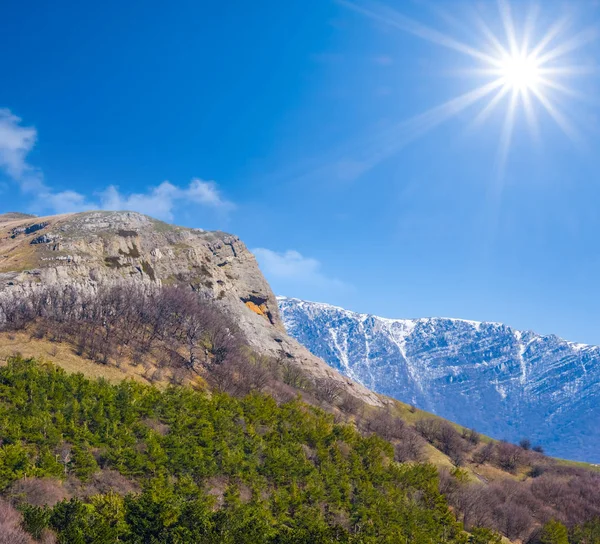 Valle Montaña Bajo Sol Brillante — Foto de Stock