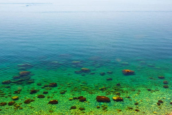 Paisaje Marino Esmeralda Caluroso Día Verano Vista Desde Una Costa — Foto de Stock