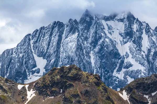 Bergrücken Schnee — Stockfoto