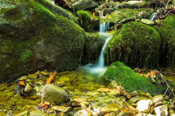 Krásný Malý Potok Kaňonu Hory — Stock fotografie