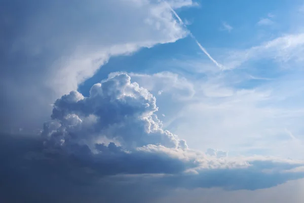 Awan Padat Langit Latar Belakang Saraf — Stok Foto