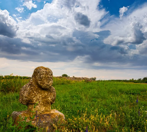 Ancient Idol Fields Dense Cumulus Clouds Ancient Scene — Stock Photo, Image