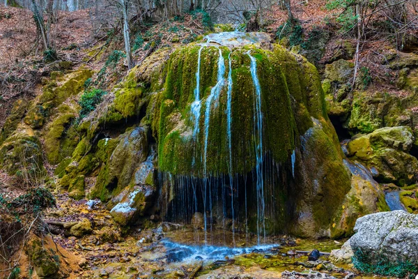 Водоспад Падає Величезного Каменю Гірській Річці — стокове фото