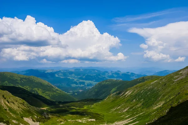 Bellissimo Paesaggio Verde Montagna — Foto Stock