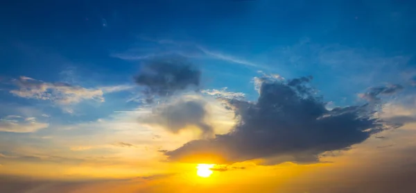 Dramático Cielo Nocturno Panorama Del Atardecer — Foto de Stock