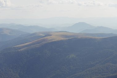 mavi bir sis dağ vadisi, doğal manzara