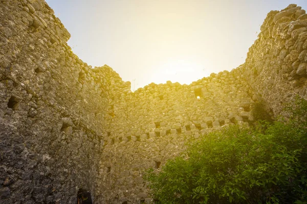 Vieille Ruine Médiévale Sous Soleil Étincelant — Photo