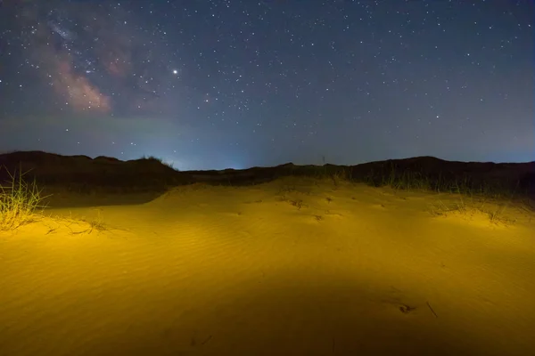 Lattea Sopra Deserto Sabbioso Scena Notturna — Foto Stock